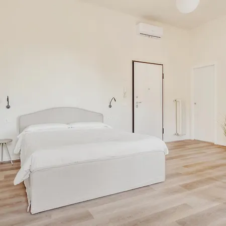 Hostmate - - Doria's Light - Stazione דירה *