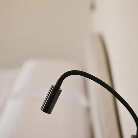 Hostmate - - Doria's Light - Stazione דירה *