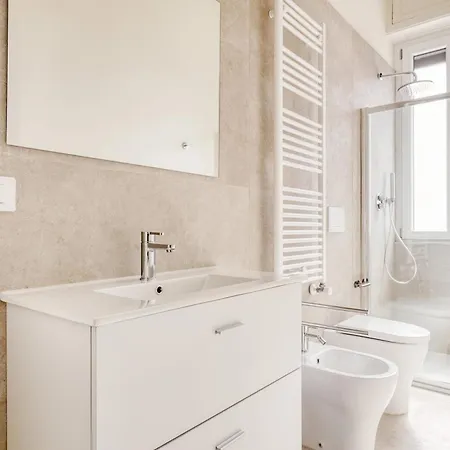 Hostmate - - Doria's Light - Stazione Apartment